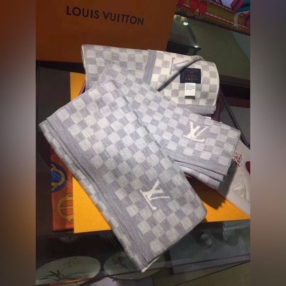 Men’s LV scarf - Picture 4 of 8